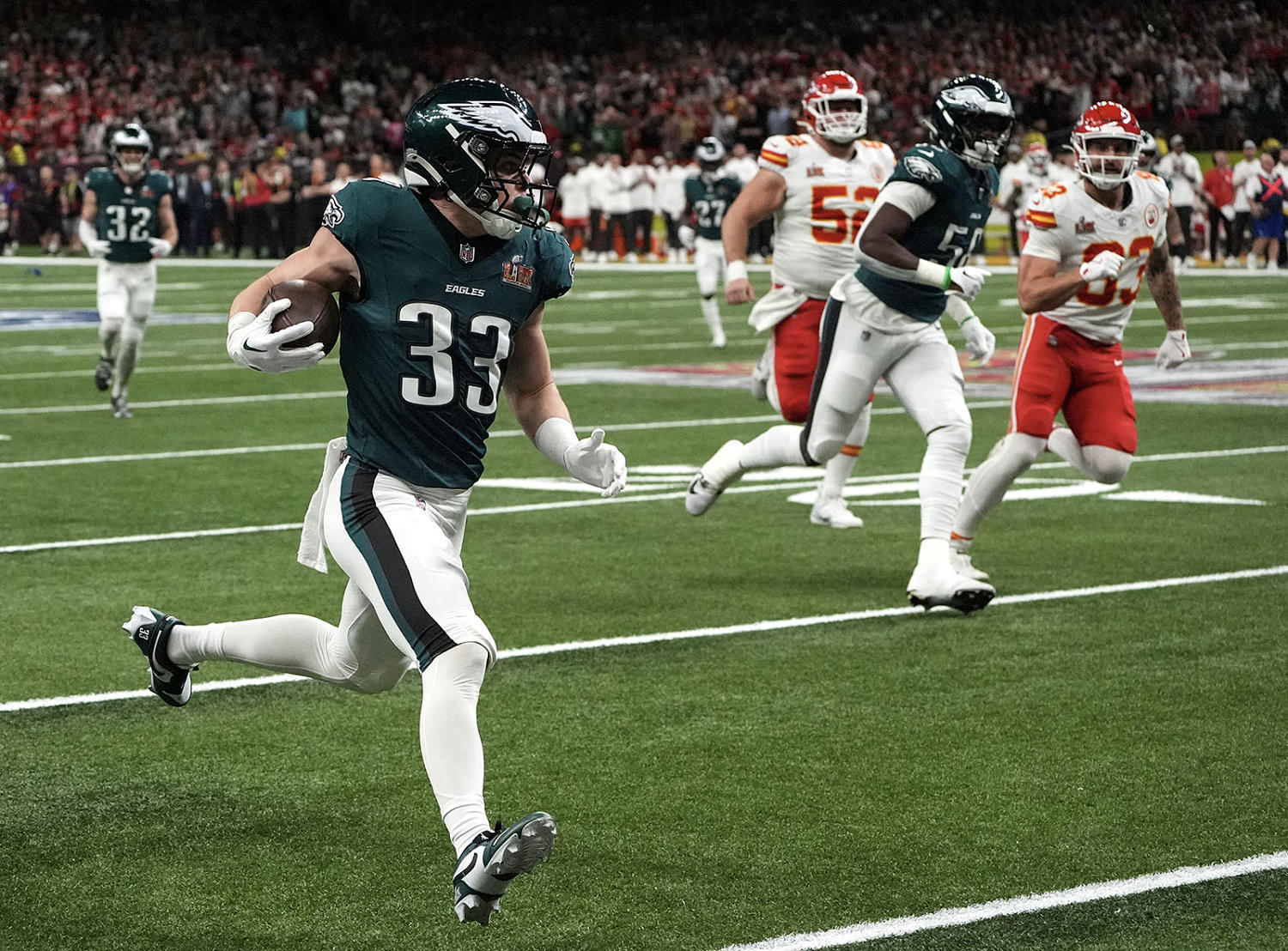 Eagles return an interception for a TD to take a 17-0 lead over the Chiefs