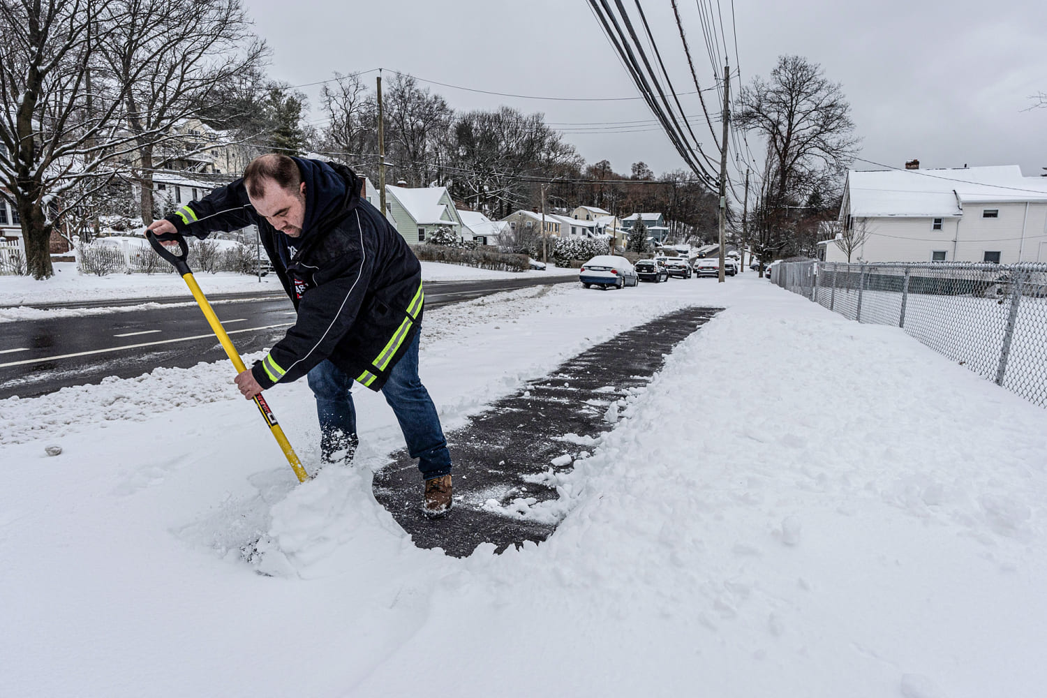 Back-to-back storm systems bring heavy snow and arctic temperatures to northern U.S.