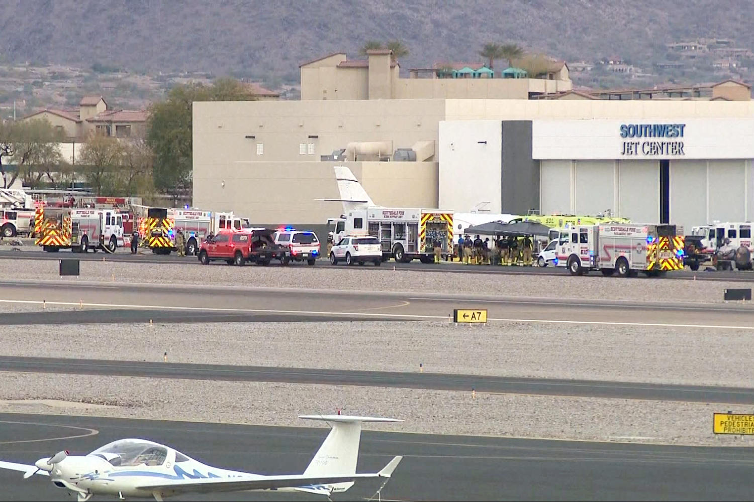 1 dead in Arizona after jet hits plane parked near Scottsdale airport