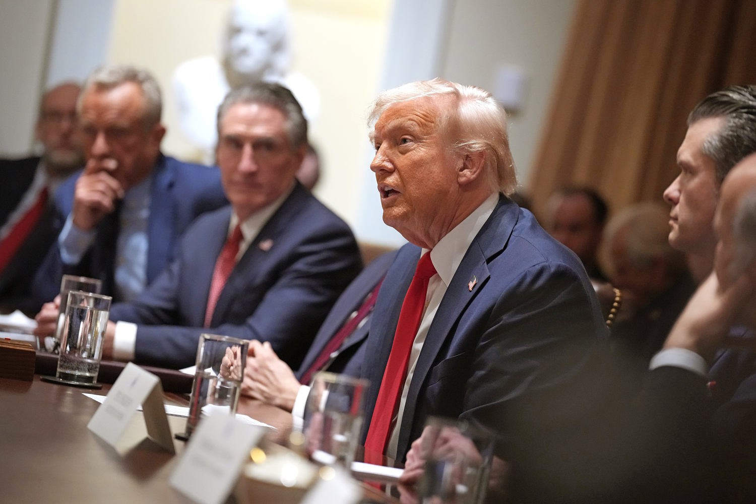 Trump and Elon Musk dominate his first Cabinet meeting