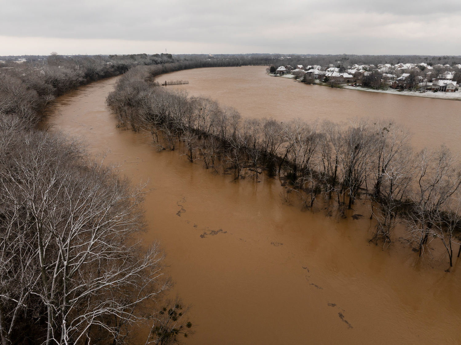 Severe flooding in Kentucky and 'SNL50' top moments: Morning Rundown