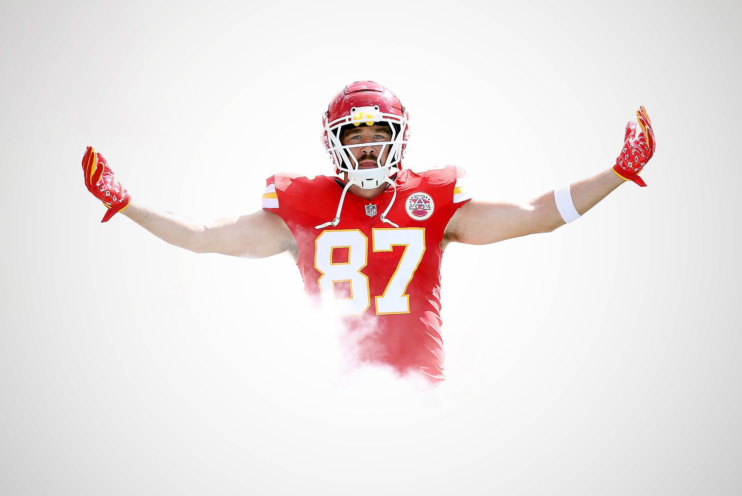 Chiefs star Travis Kelce set to return next season