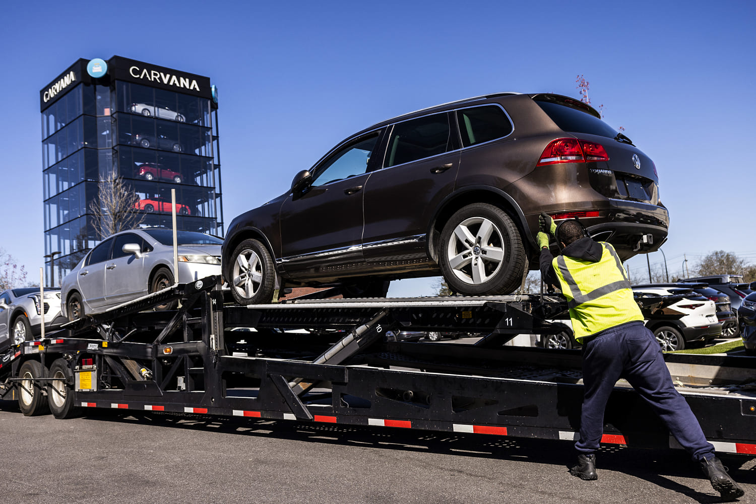 Carvana expects another 'strong' year after topping fourth-quarter expectations