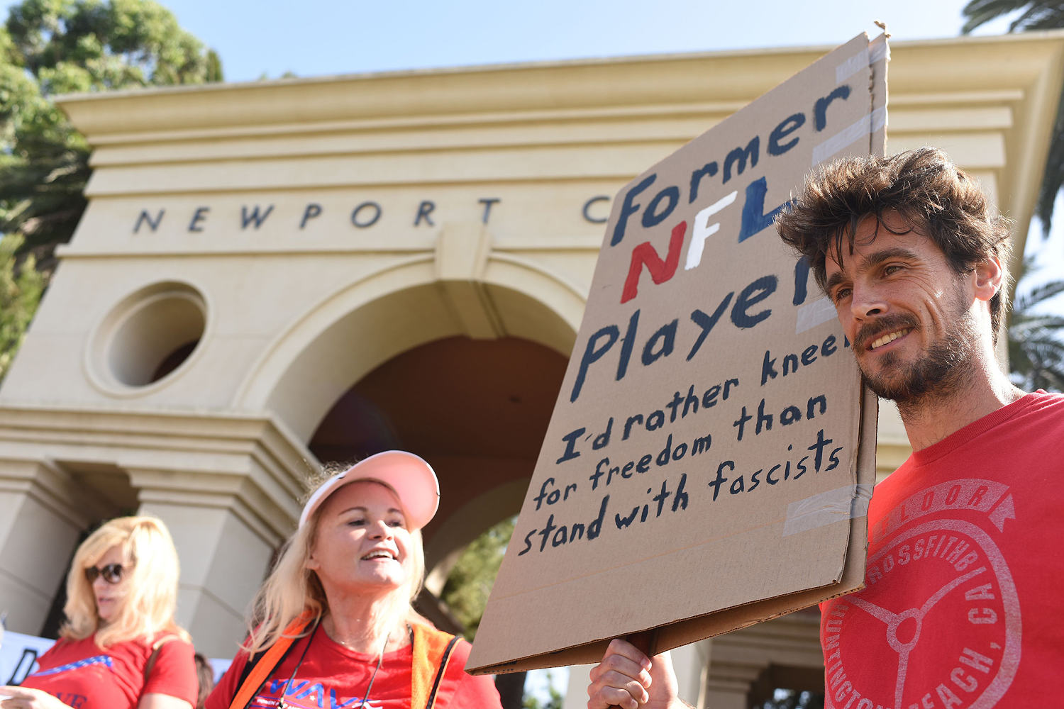 Former NFL punter Chris Kluwe arrested over anti-Trump protest at city council meeting