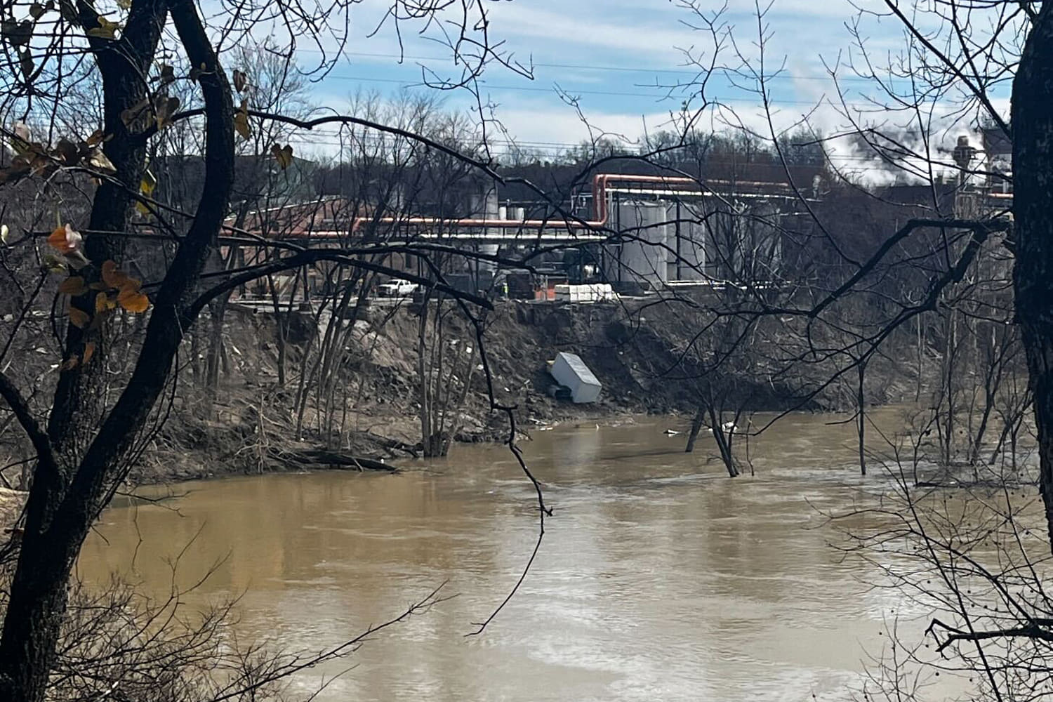 Office of Buffalo Trace whiskey distillery swept into Kentucky River by mudslide