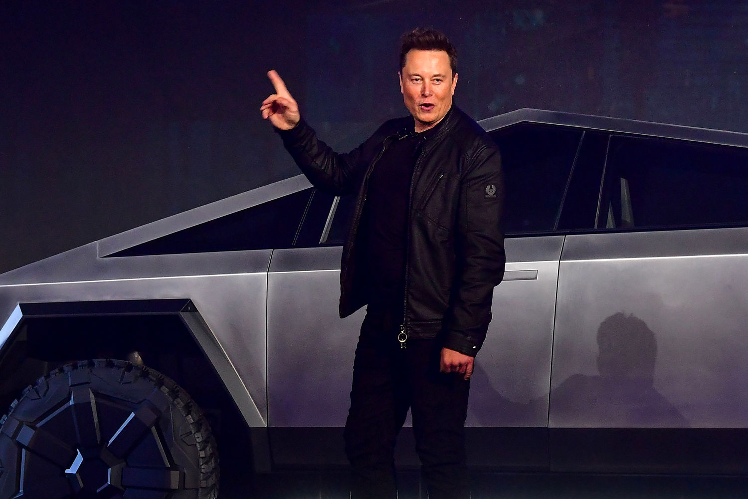 Musk loses more than $100B as Tesla gives up trillion-dollar company status amid sell-off