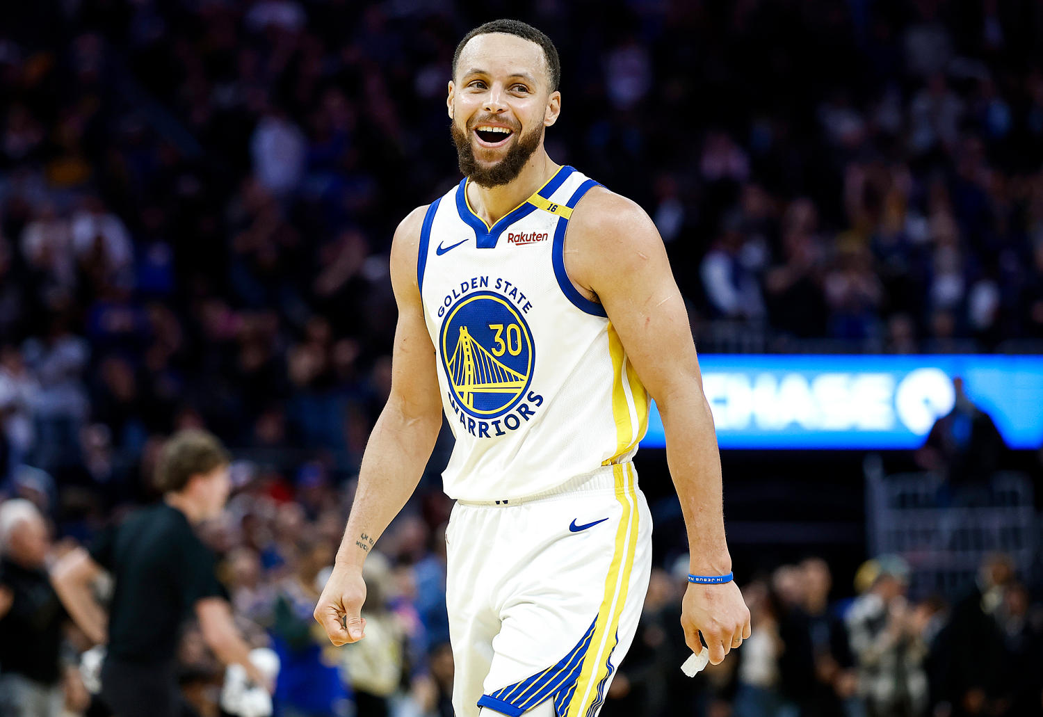 Warriors star Stephen Curry reaches 25,000 career points