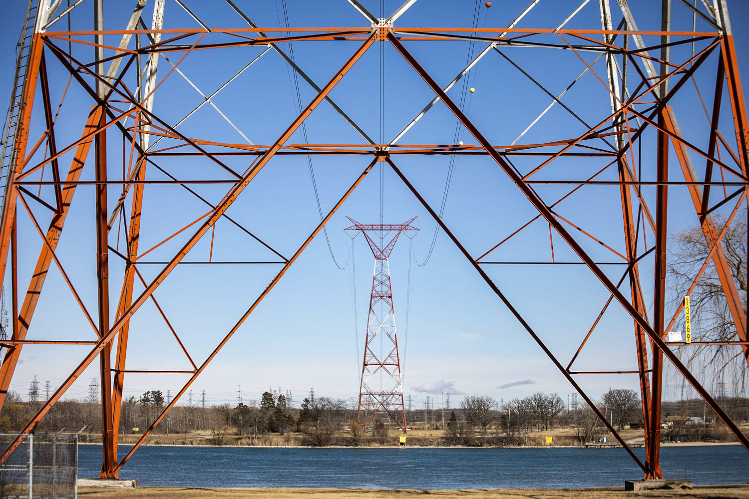 Ontario slaps 25% increase on electricity exports to the U.S. in response to Trump's trade war