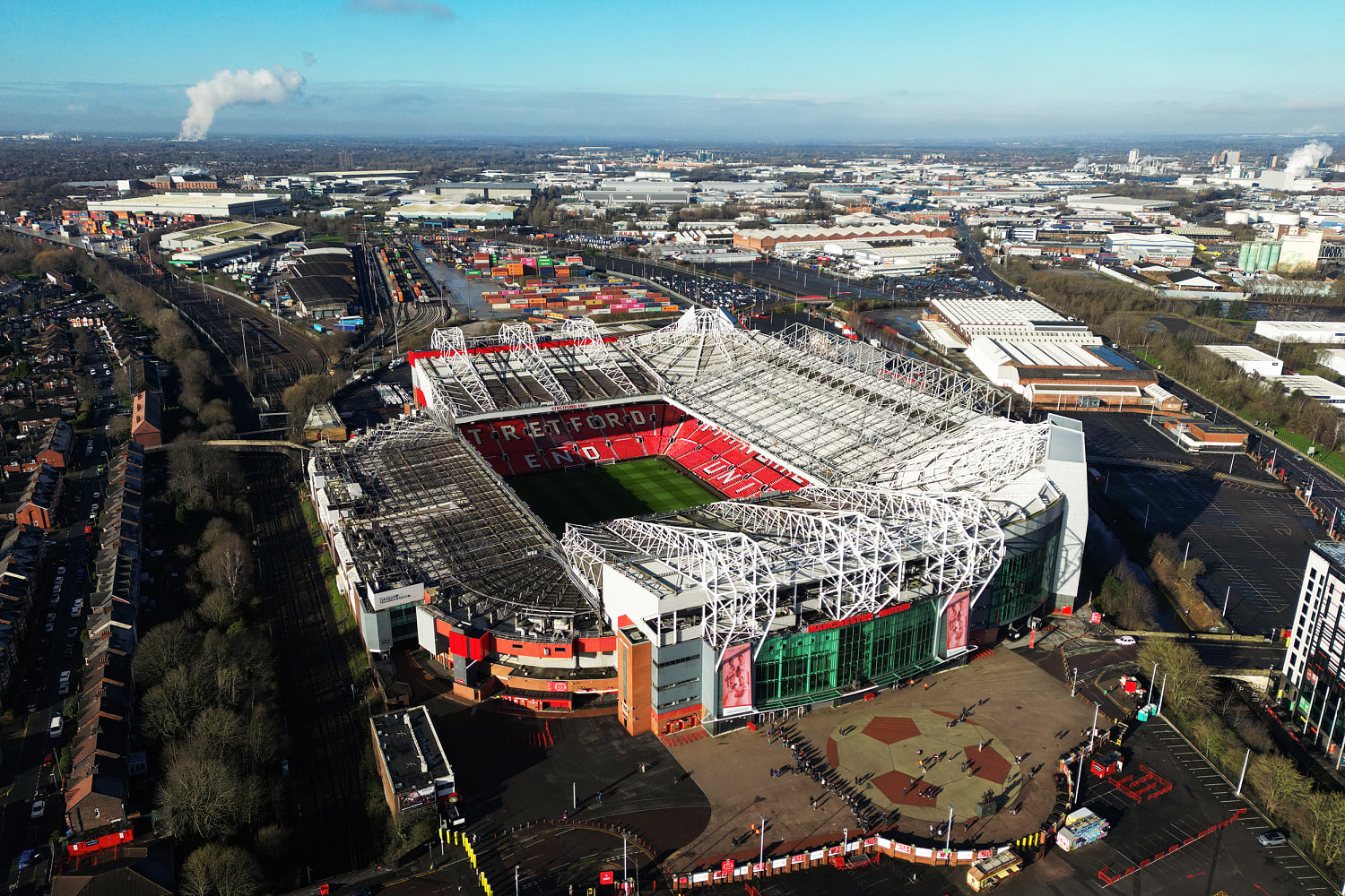 Manchester United to replace Old Trafford with new 100,000-seater stadium