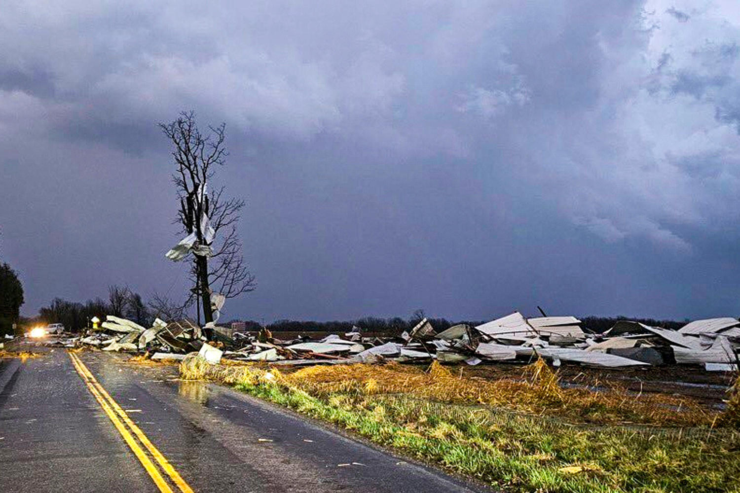 At least 16 dead as severe storms rip through South and Midwest