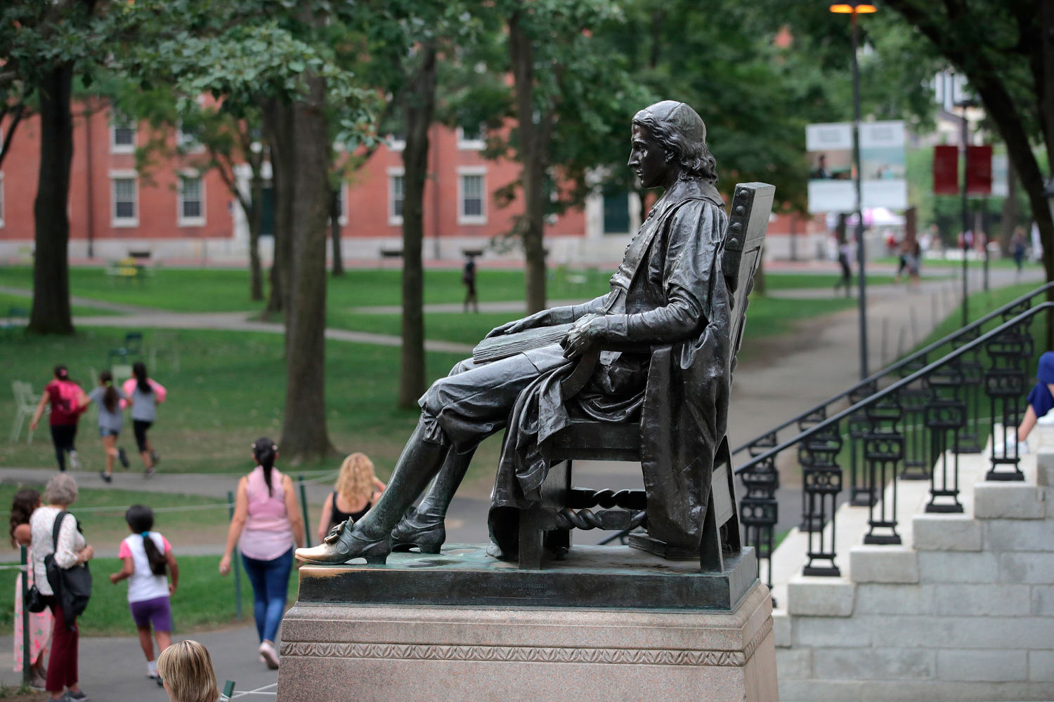 Harvard announces free tuition for families making under $200K annually