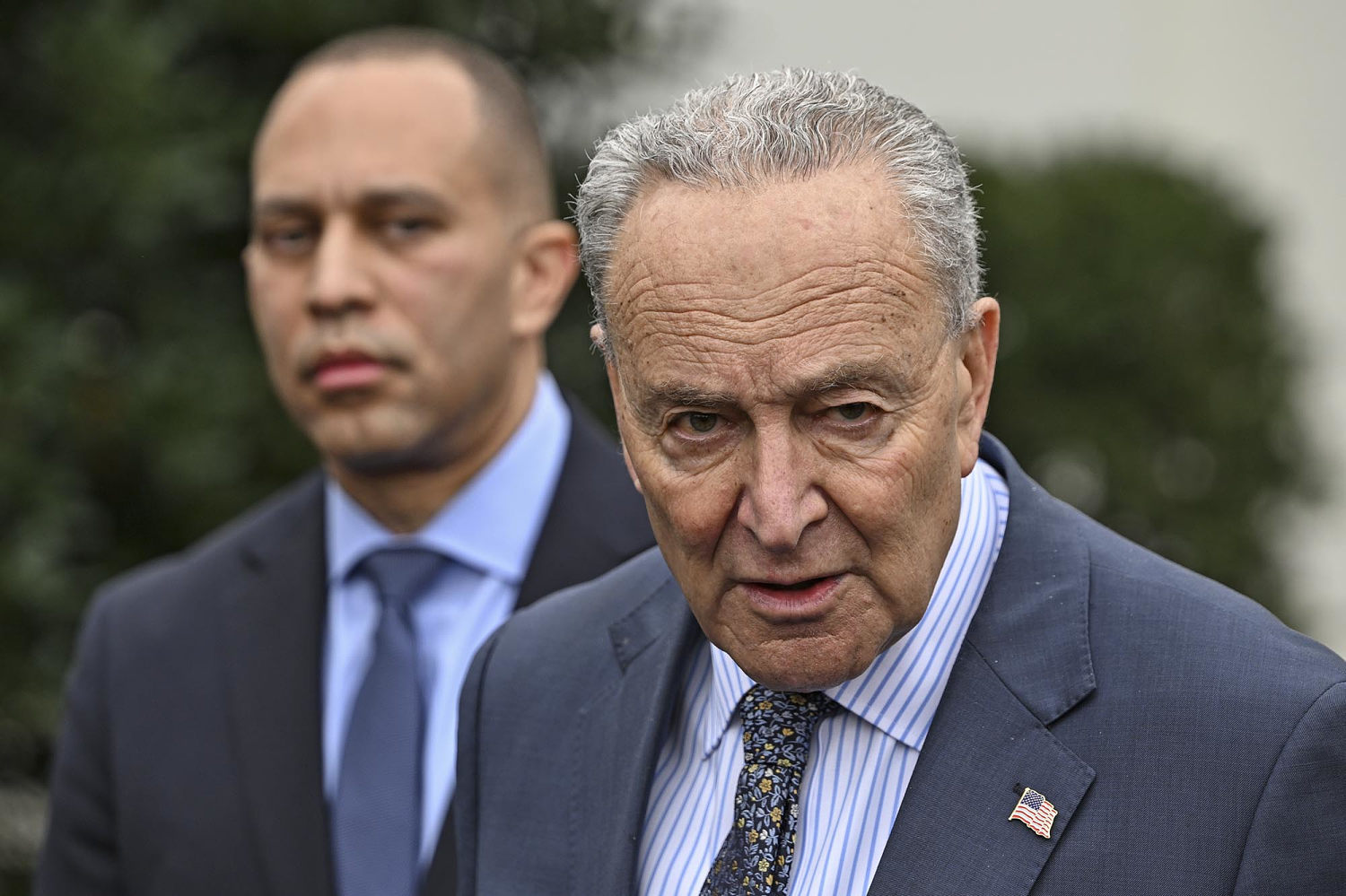 Chuck Schumer and Hakeem Jeffries seek to defuse tensions after shutdown clash