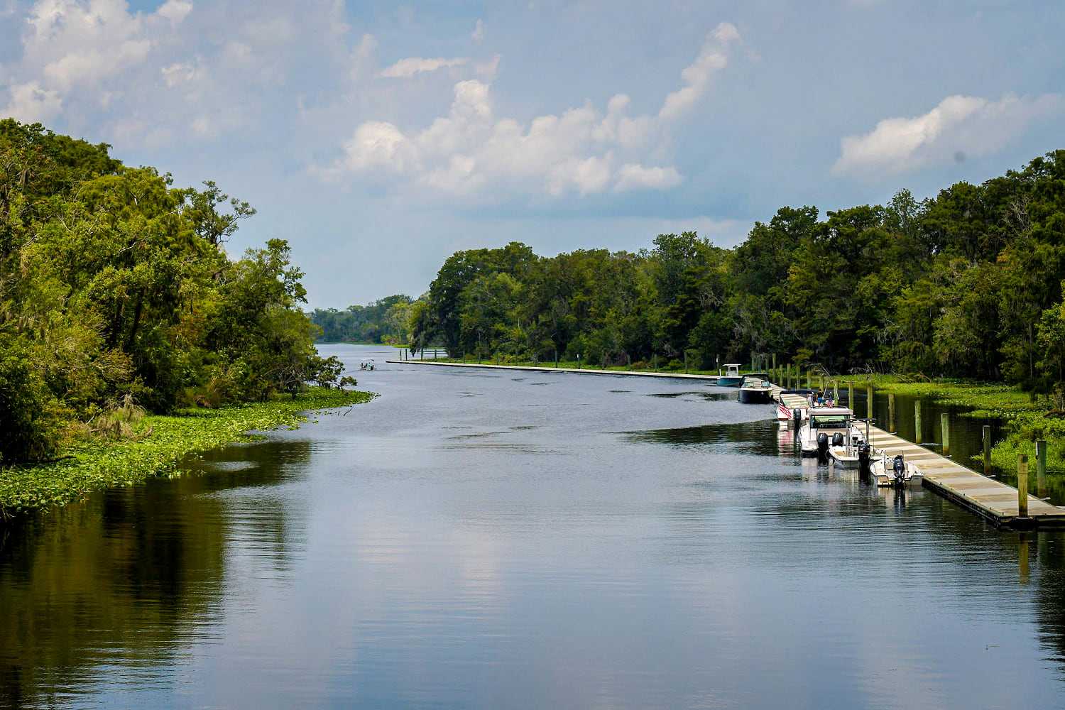 1 dead and 3 missing after boat capsizes in Jacksonville, Florida