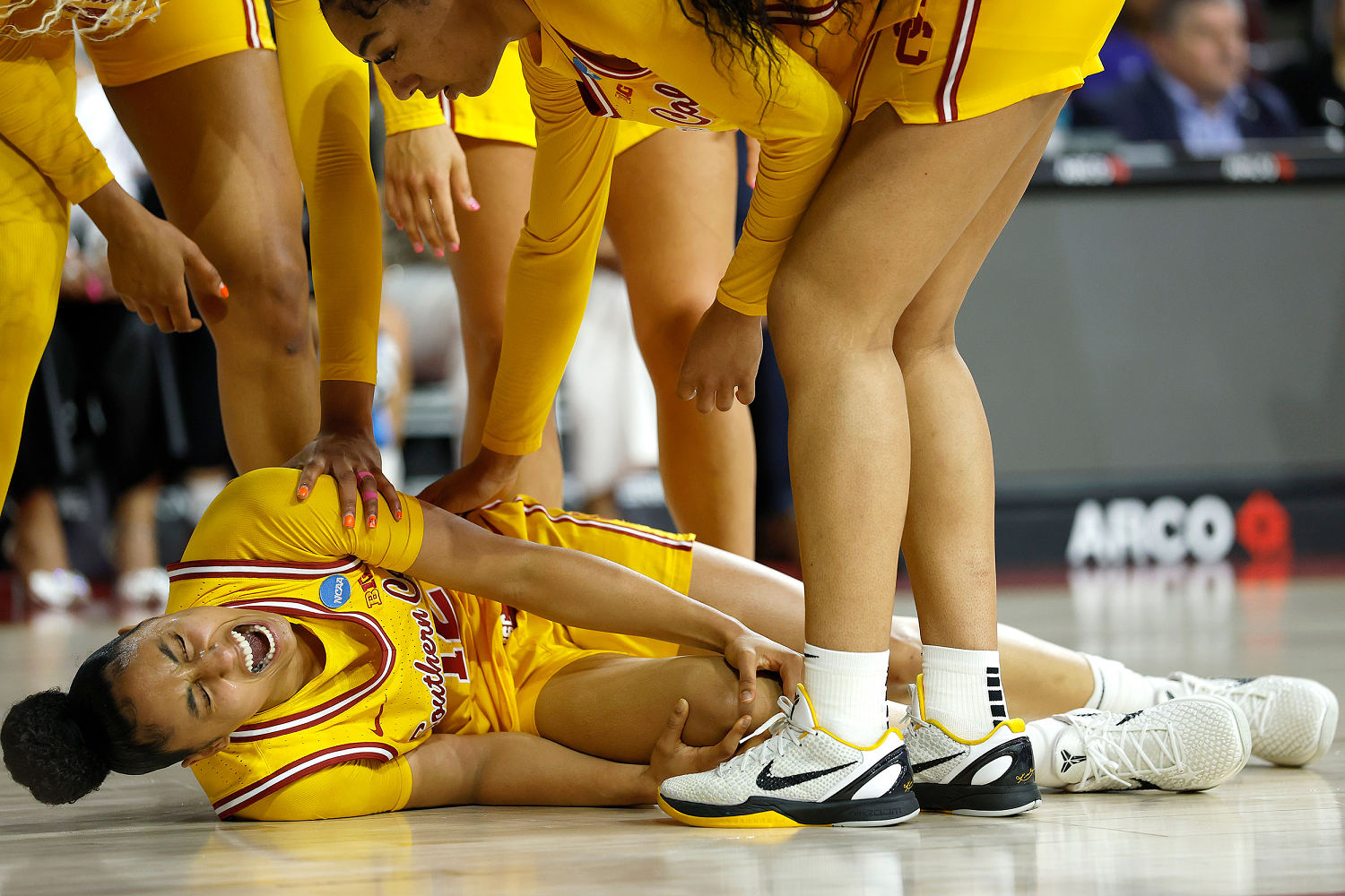 USC star JuJu Watkins suffers season-ending injury in game against Mississippi State