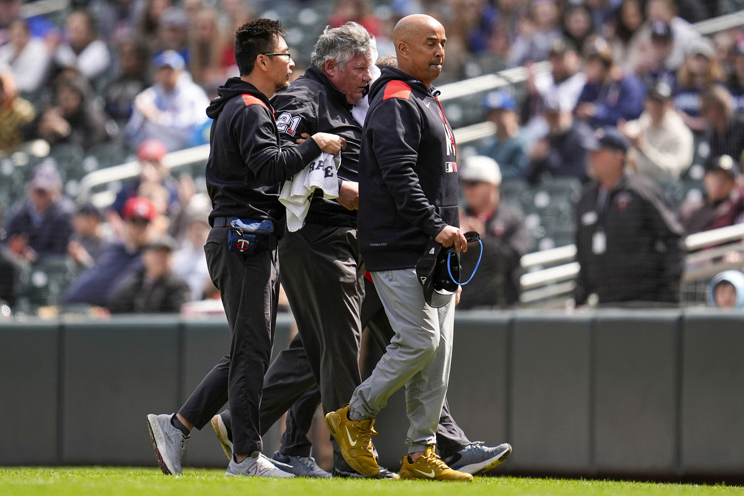 MLB umpire goes to the hospital after being hit by foul ball