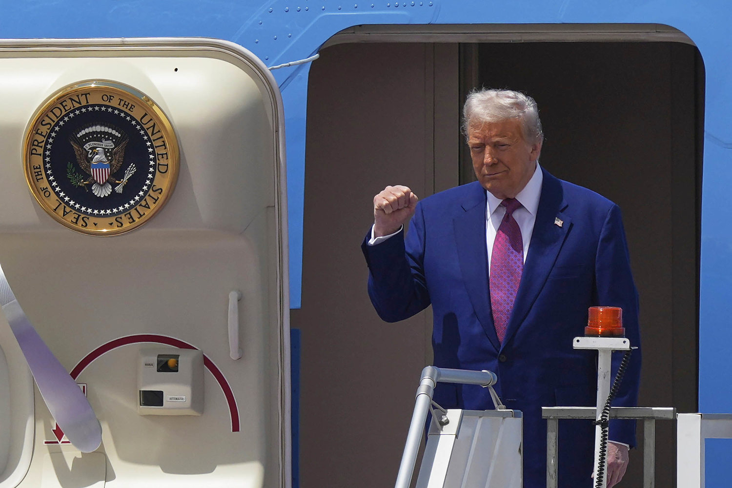 As Trump struggles to defend Qatar’s luxury jet ‘gift,’ Republicans are divided