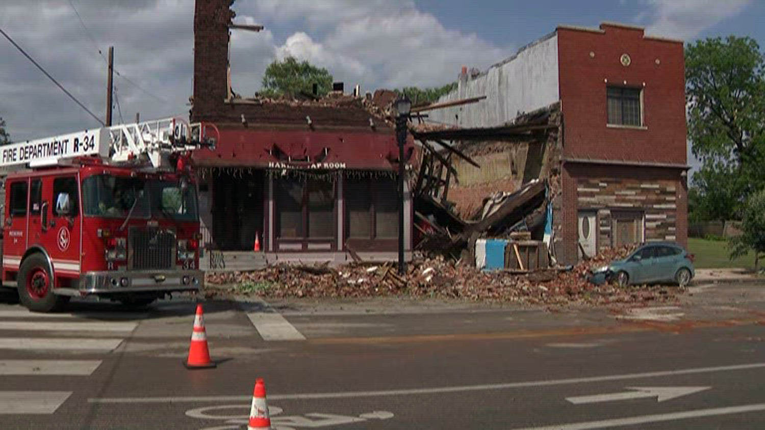 4 known dead, at least 10 injured in suspected St. Louis tornadoes