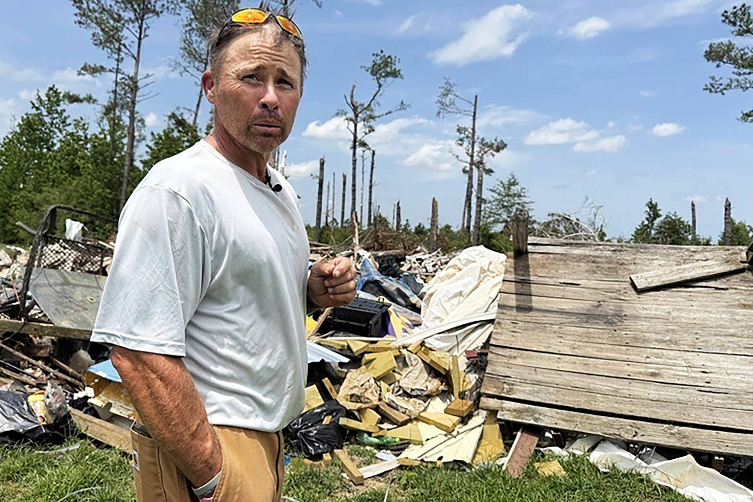 Mississippi tornado survivors await assistance amid FEMA overhauls