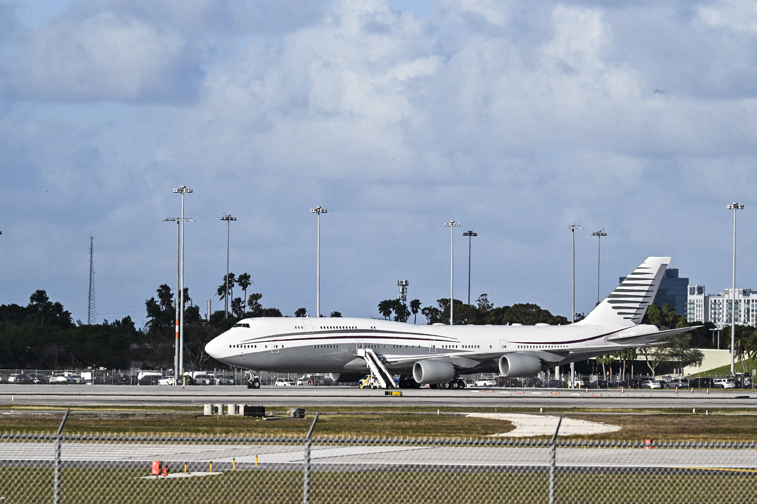 Pentagon says it has accepted Qatar's gift of a luxury megajet for Trump's use
