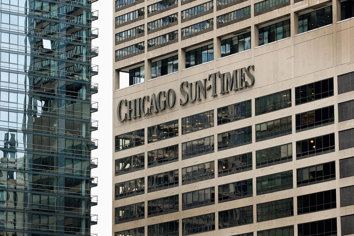 Chicago Sun-Times admits summer book guide included fake AI-generated titles
