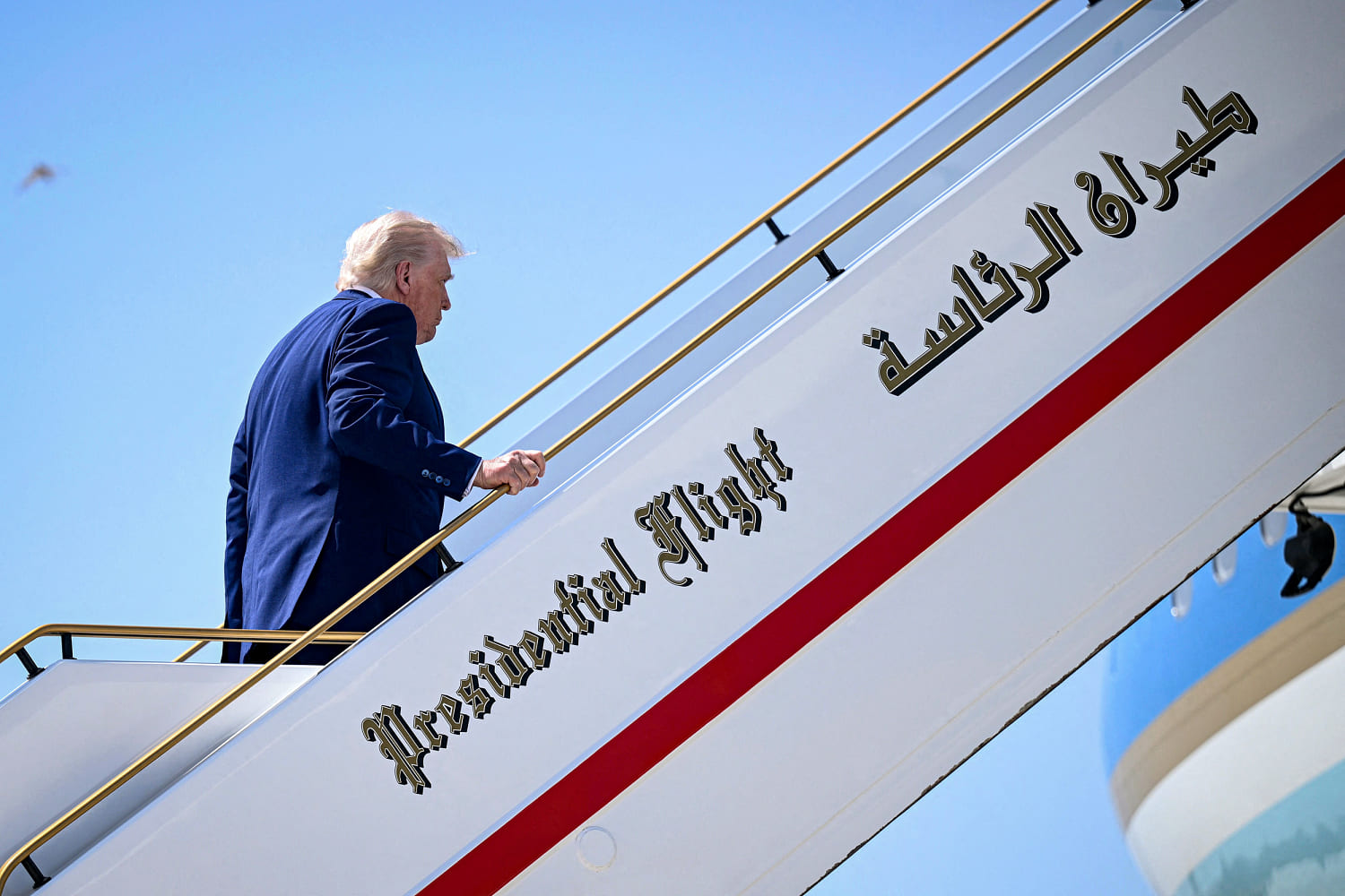 Trump admin accepts jet from Qatar, ignoring legal restrictions and bipartisan pushback