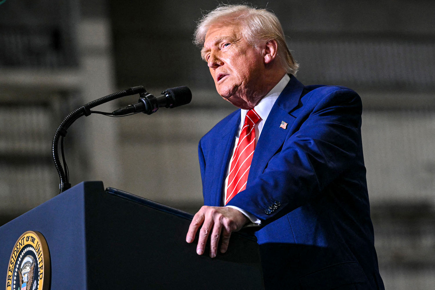 Trump admin pushes for Supreme Court to allow mass federal layoffs