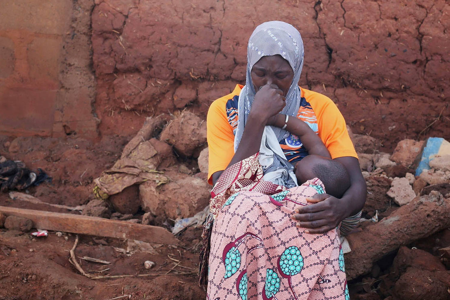 At least 200 killed as floods submerge Nigerian trading hub