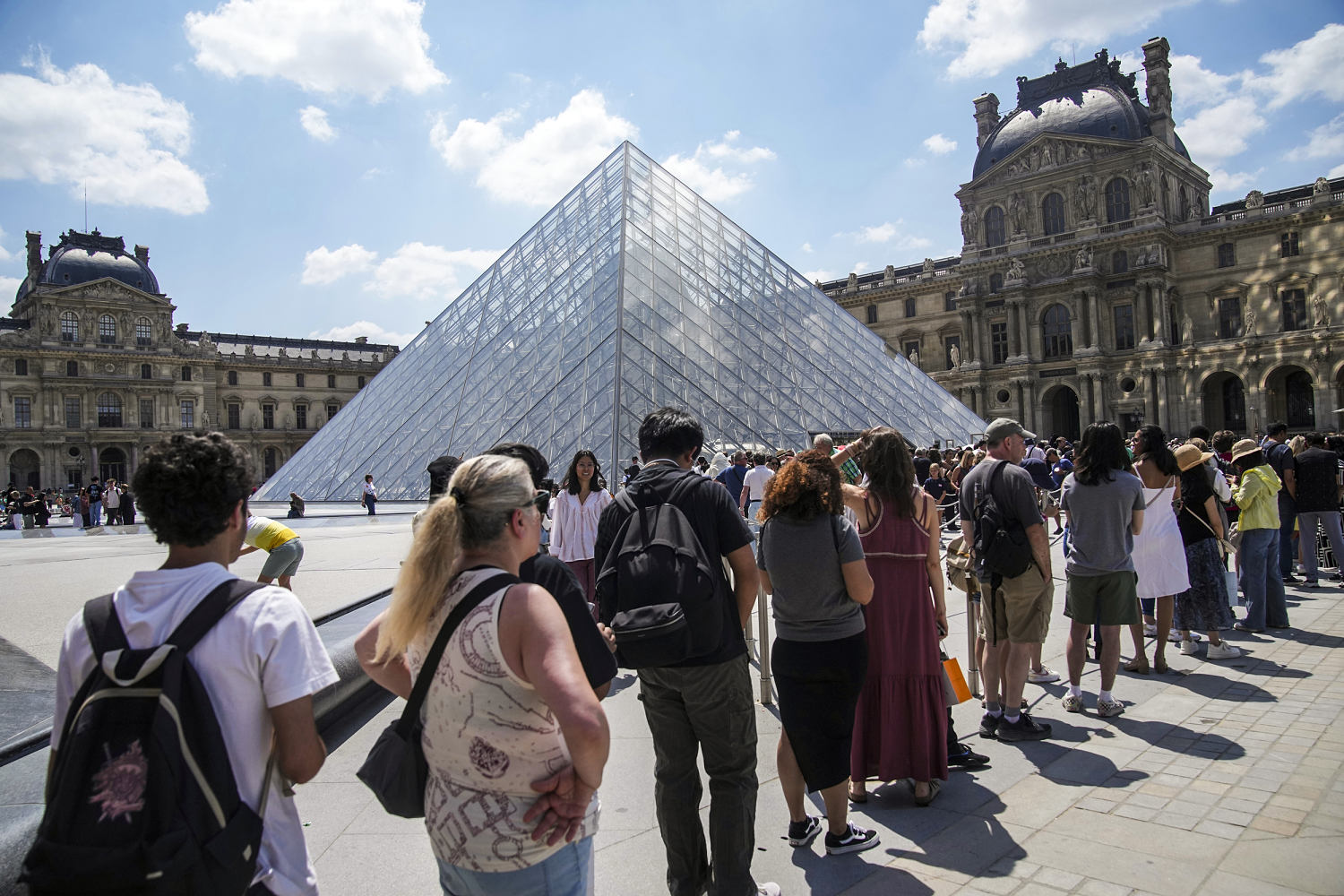 Louvre shut down by spontaneous staff strike over 'untenable' working conditions