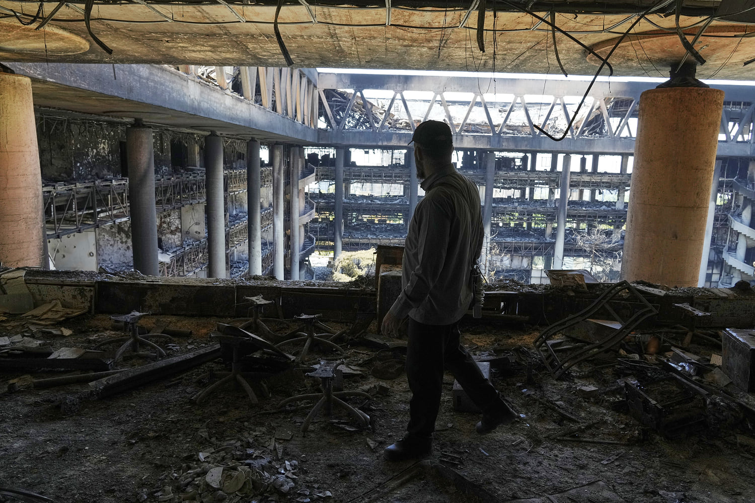 Tehran neighborhoods empty out as Israel and Iran exchange barrages
