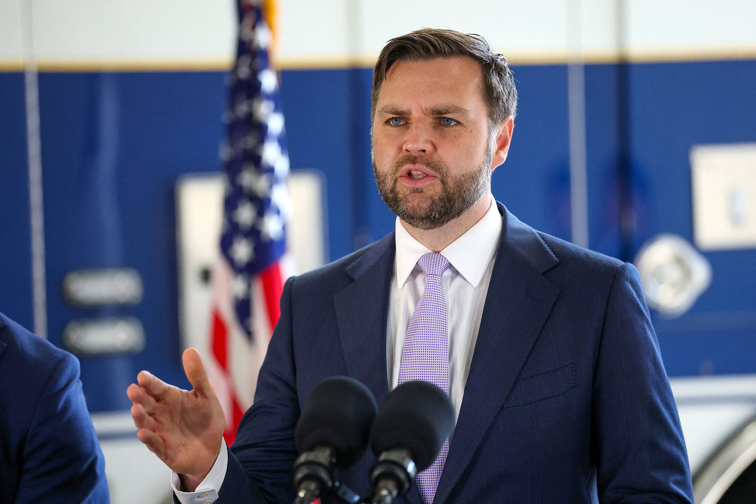 JD Vance refers to Sen. Alex Padilla as 'José Padilla' in remarks blasting Democrats during L.A. visit
