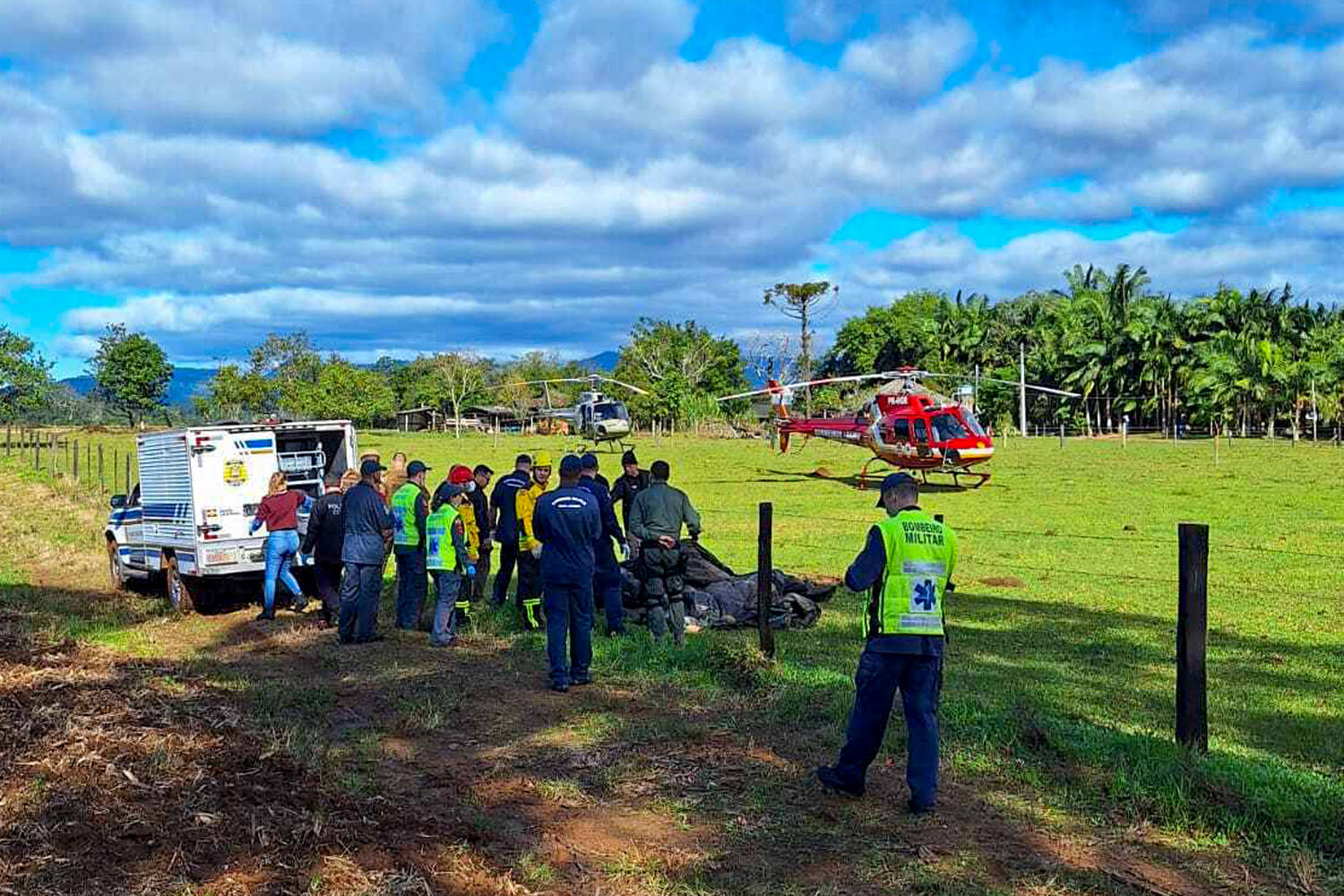 8 dead, 13 injured after hot-air balloon catches fire and falls in Brazil