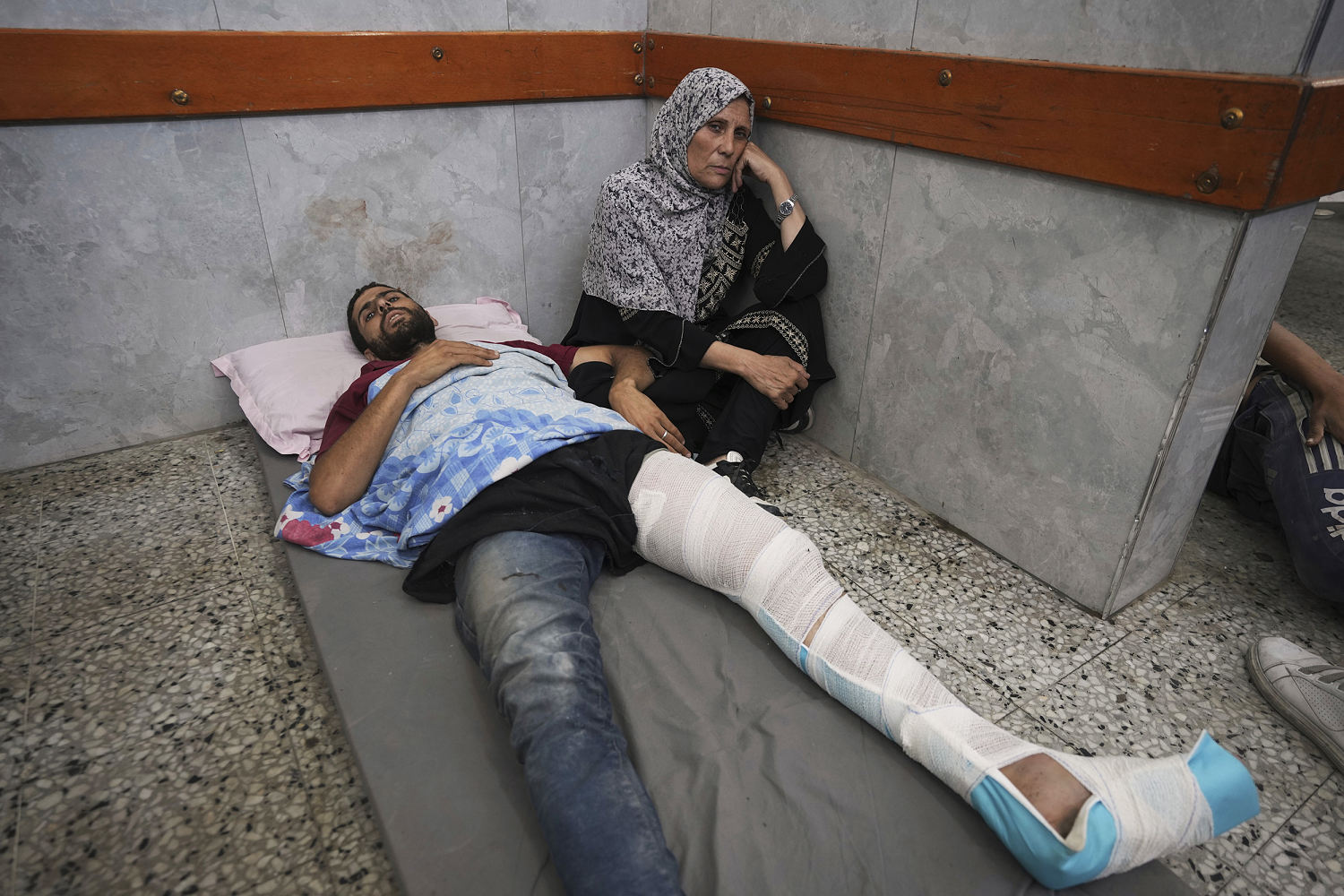 Strikes kill 94 Palestinians in Gaza, including 45 people waiting for aid, authorities say