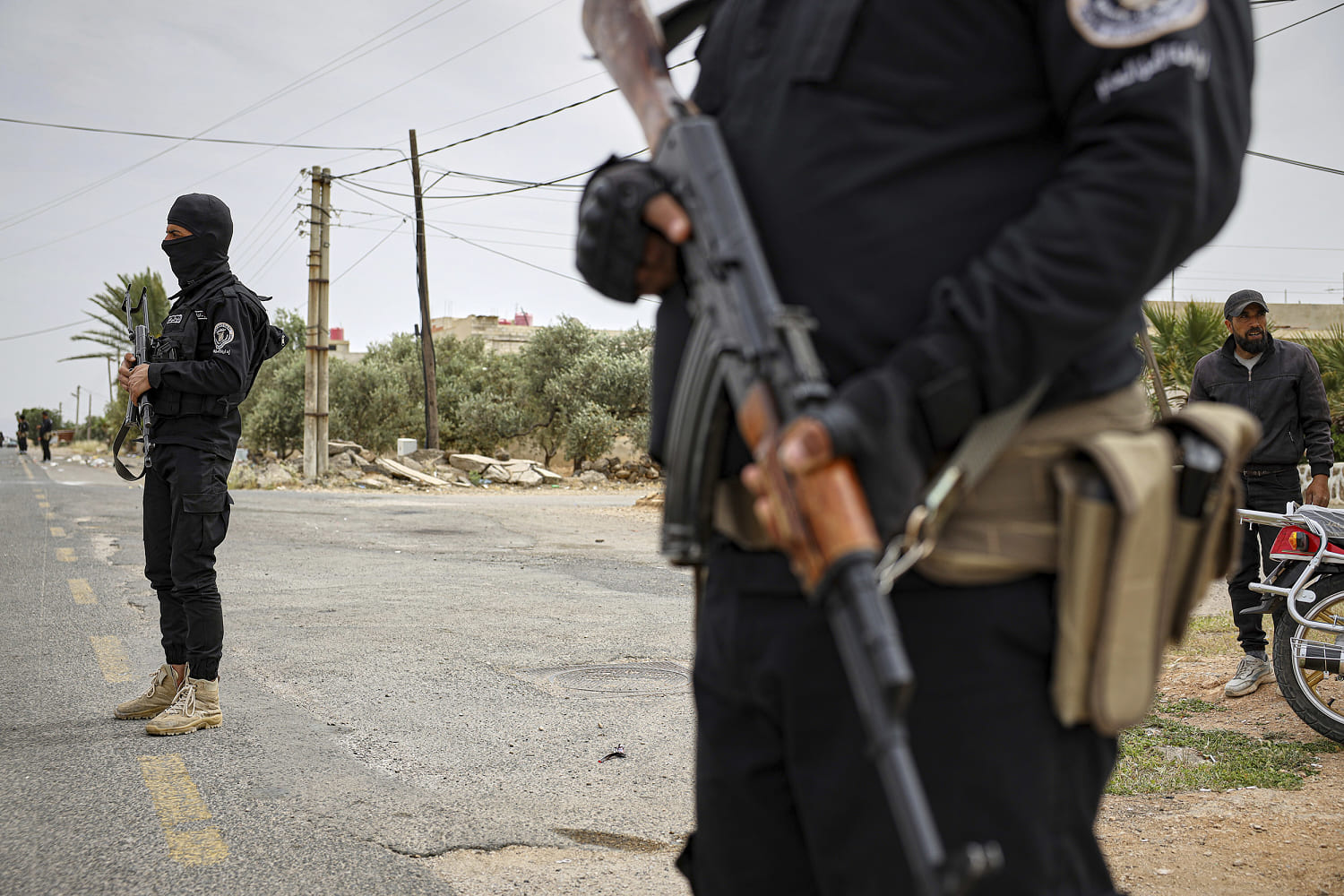 At least 30 killed in clashes between Druze militias and Sunni Bedouin clans in Syria