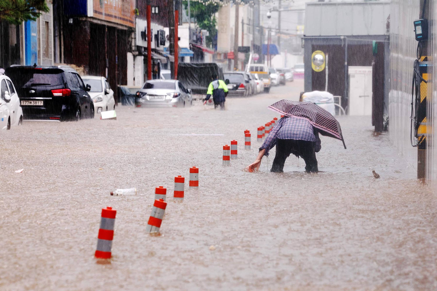 At least 4 dead and 1,300 evacuated after heavy rain in South Korea