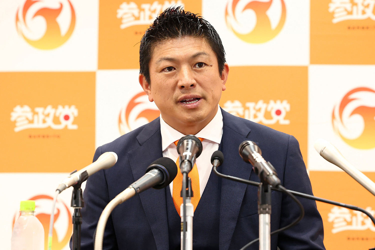Why a 'mini Trump' is breaking through in Japan