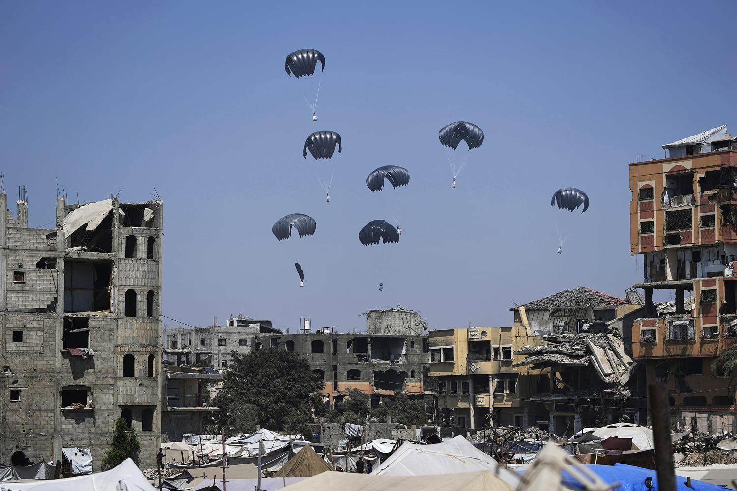 Israel allows trickle of aid into Gaza, but not enough to 'stave off famine,' U.N. warns