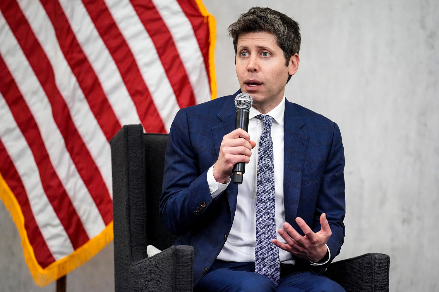 OpenAI CEO Sam Altman says company has no plans to seek government backstop