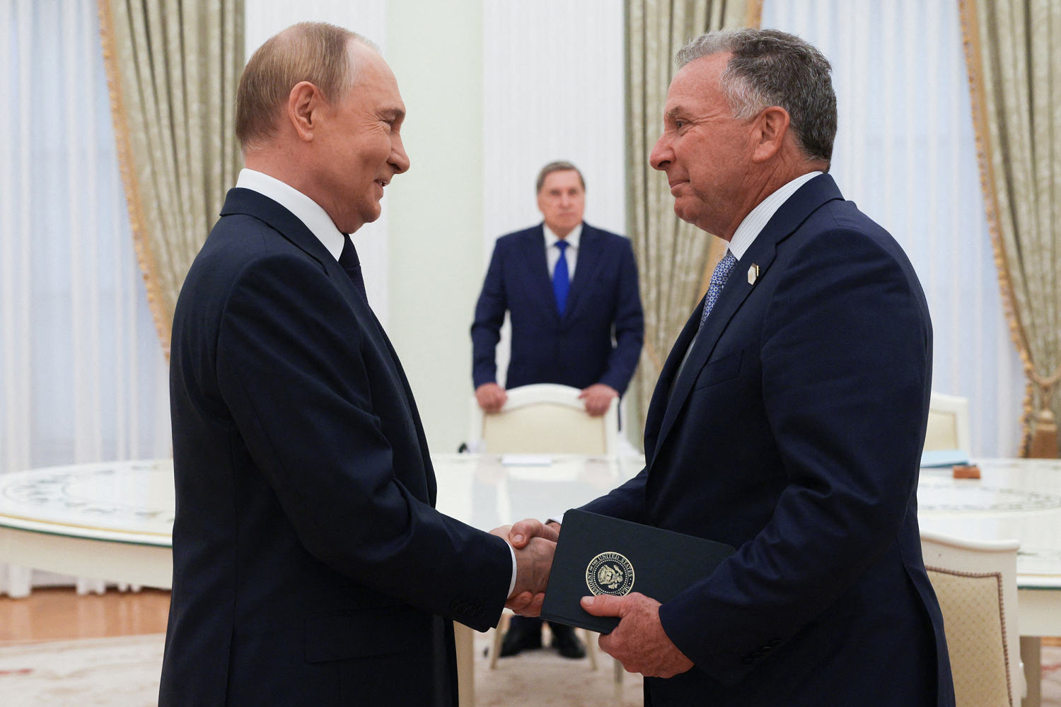 Trump’s envoy meets Putin ahead of Russia-Ukraine peace deadline