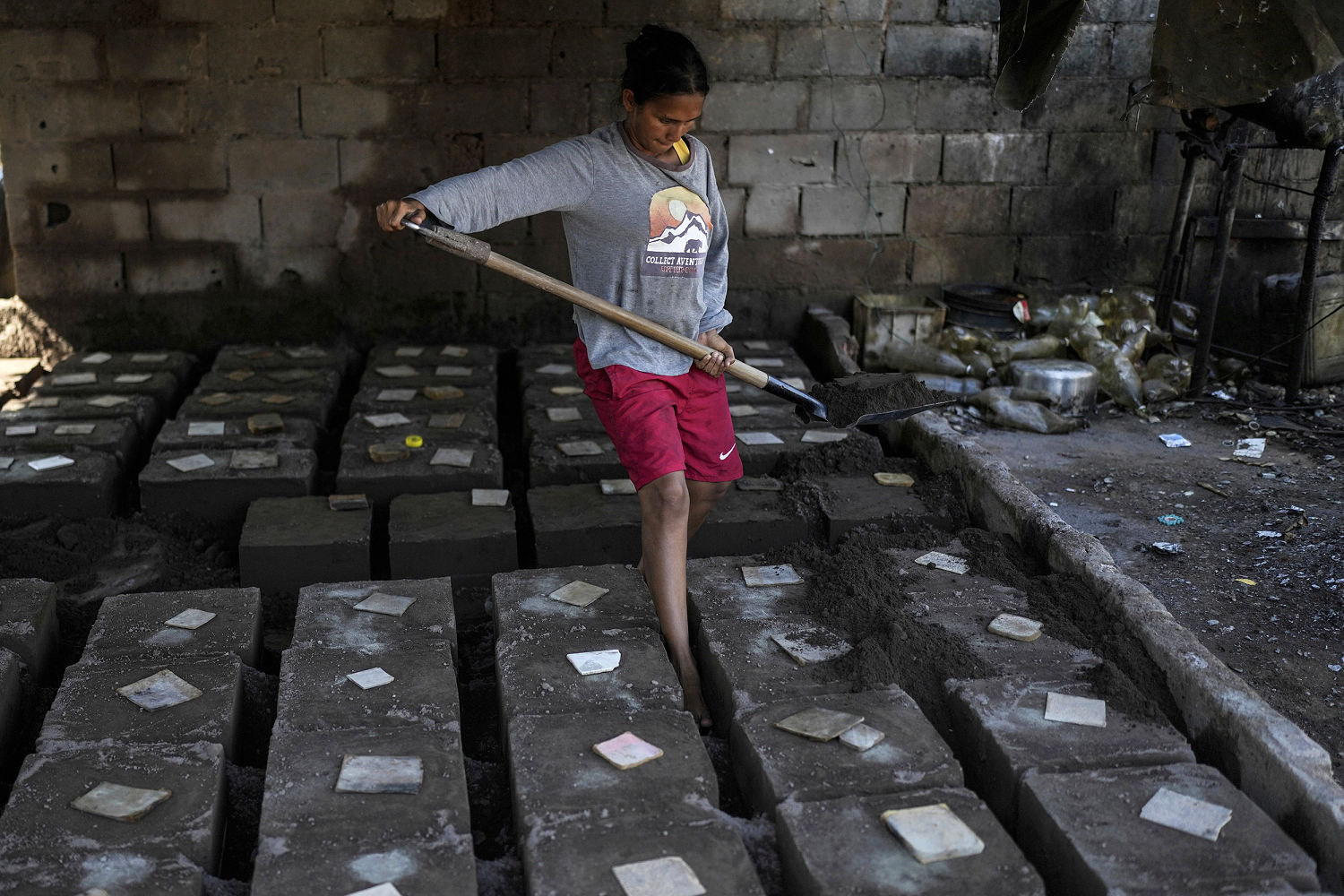 Migrants returning to Venezuela face debt and harsh living conditions
