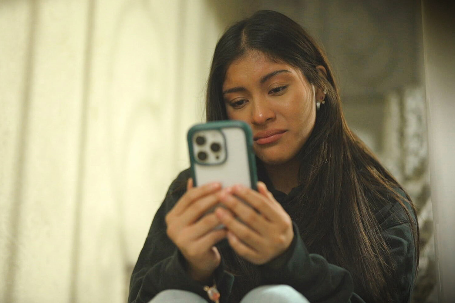 An L.A. honors student was beginning her senior year. Now she’s hiding from gangs in Guatemala.