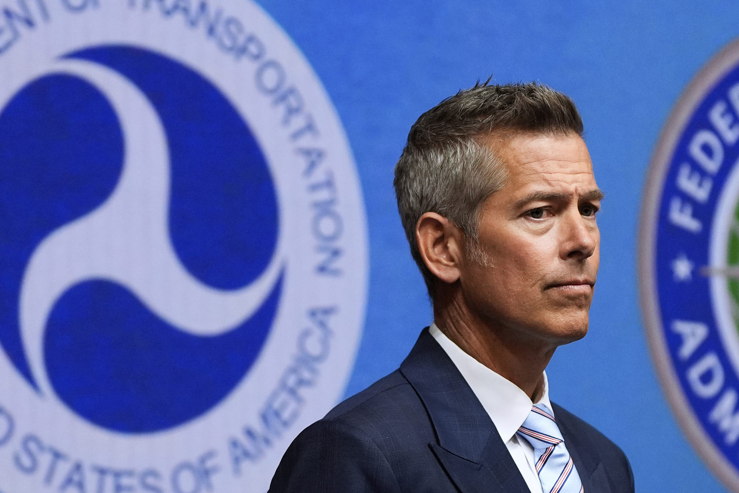 Interim NASA head tells agency that it will beat China back to the moon