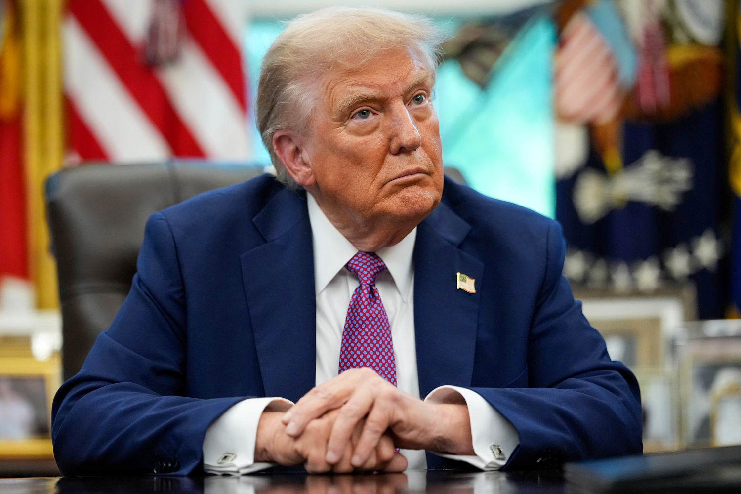 Trump threatens Chicago with deportations and use of the Department of War