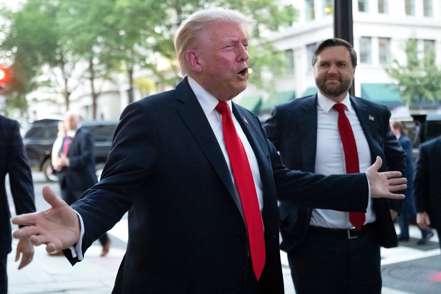 Protesters disrupt Trump's rare outing to a D.C. restaurant