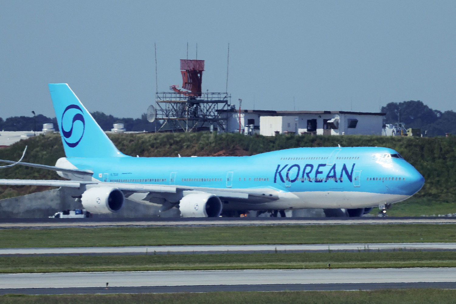 South Koreans detained in U.S. immigration raid arrive back home without shackles