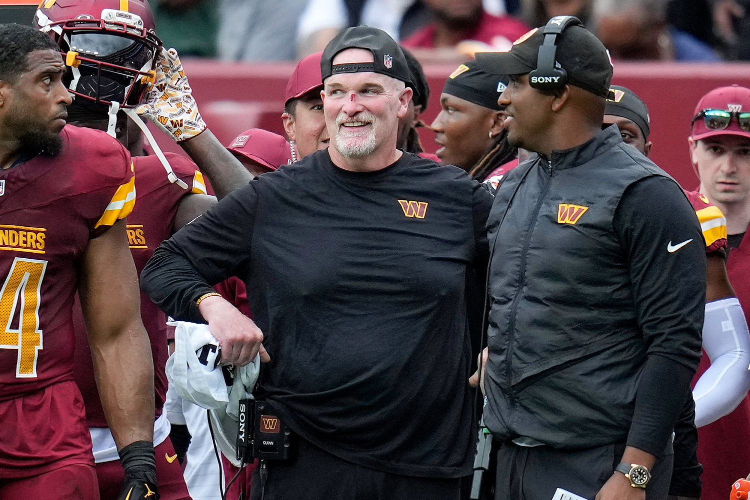 Commanders coach Dan Quinn gets his nose bloodied in sideline collision