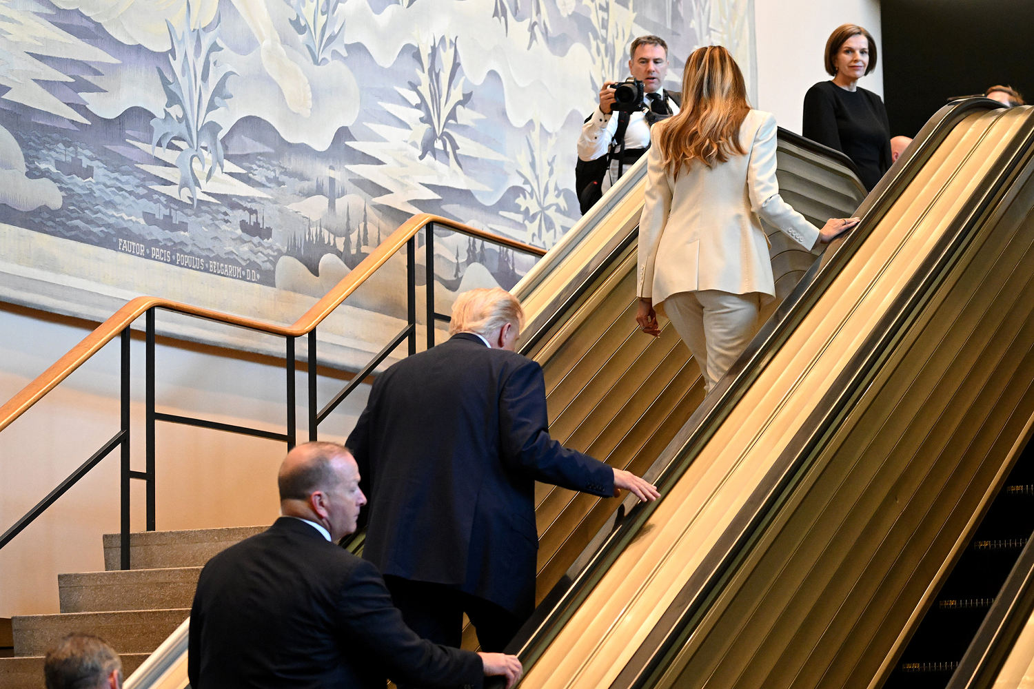 United Nations explains why the escalator stopped as soon as Trump stepped on