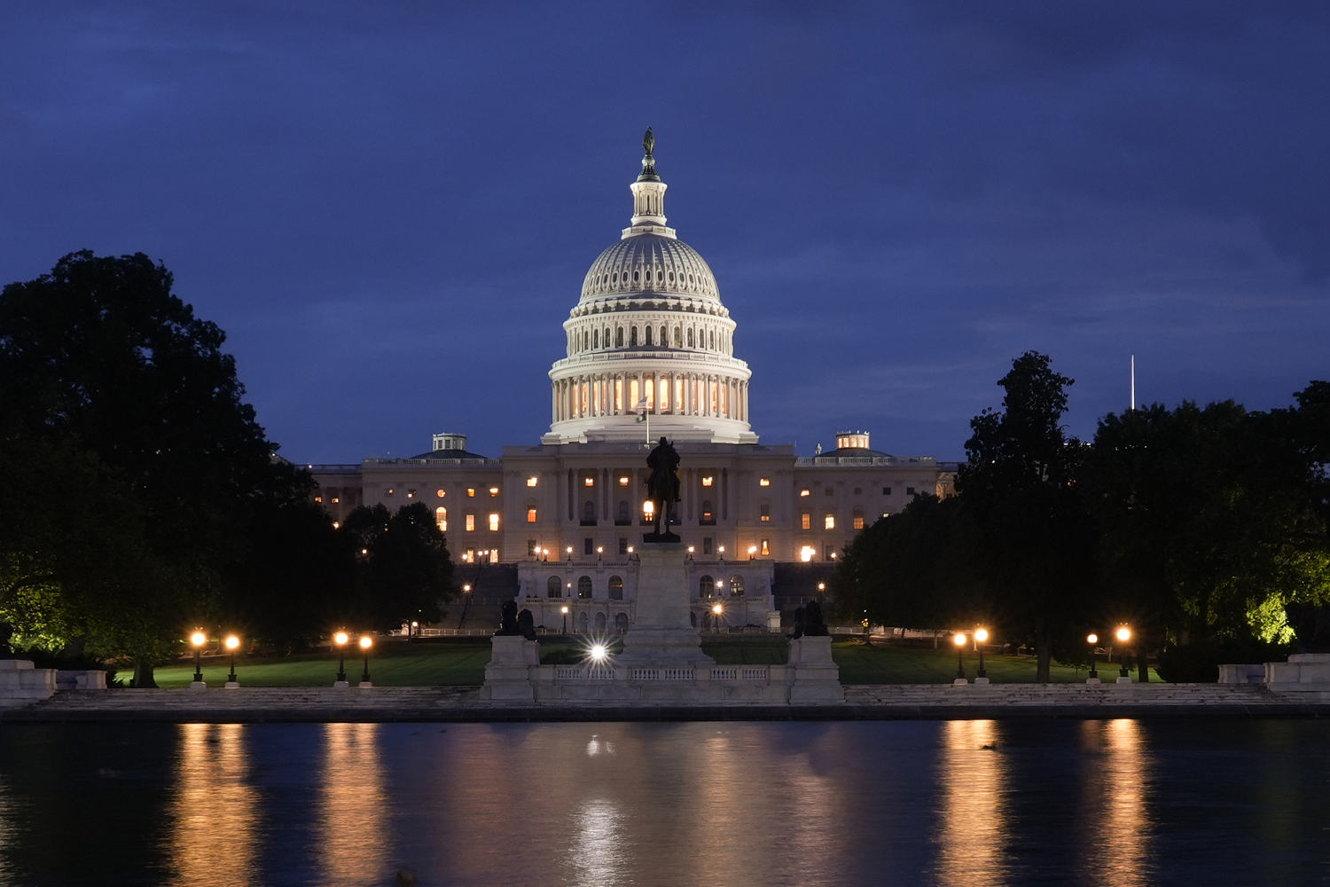 Government shutdown looms ahead of a high-stakes White House meeting