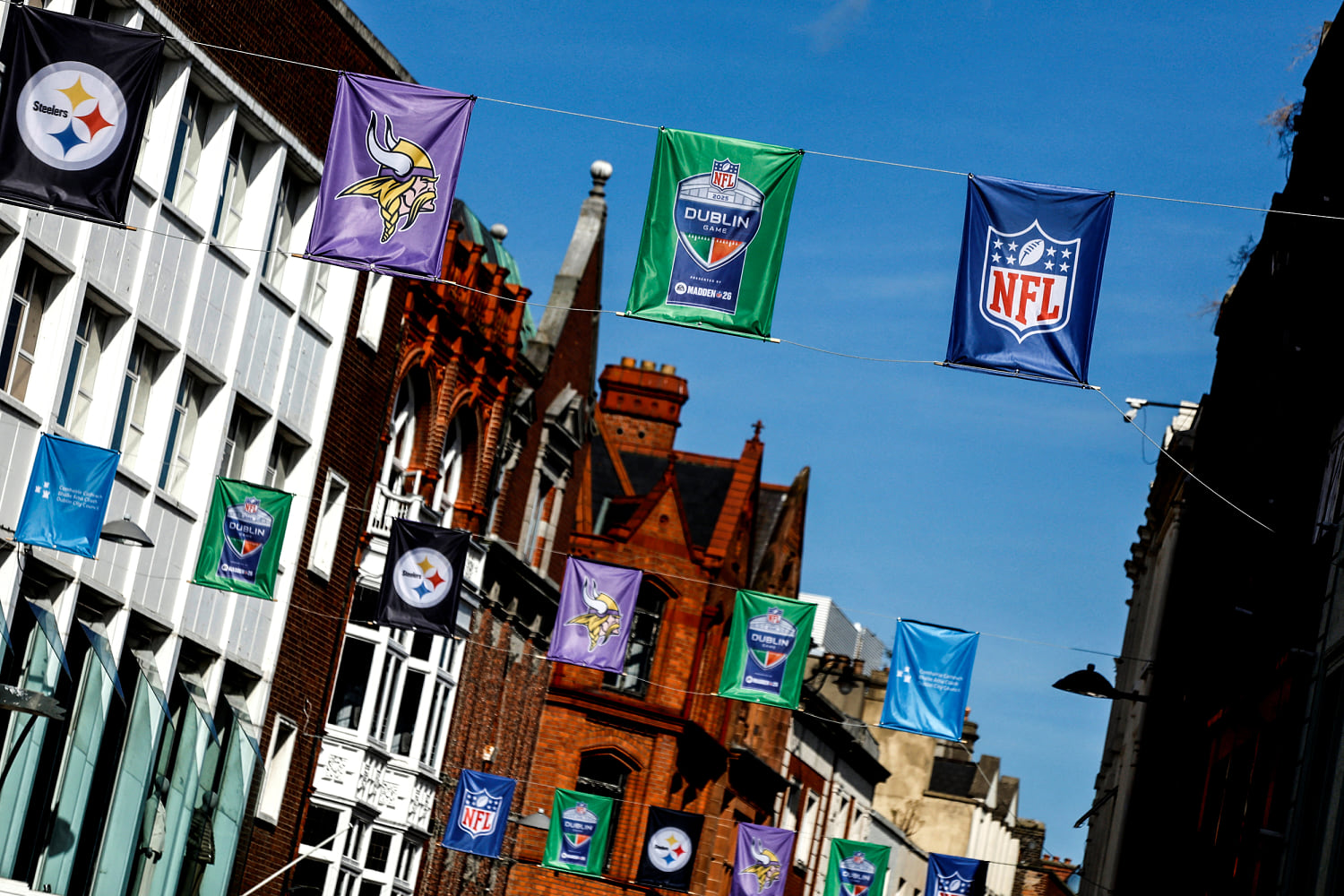 From pubs to state halls, NFL overseas push takes centre stage, in Dublin(Clodagh Kilcoyne / Reuters)