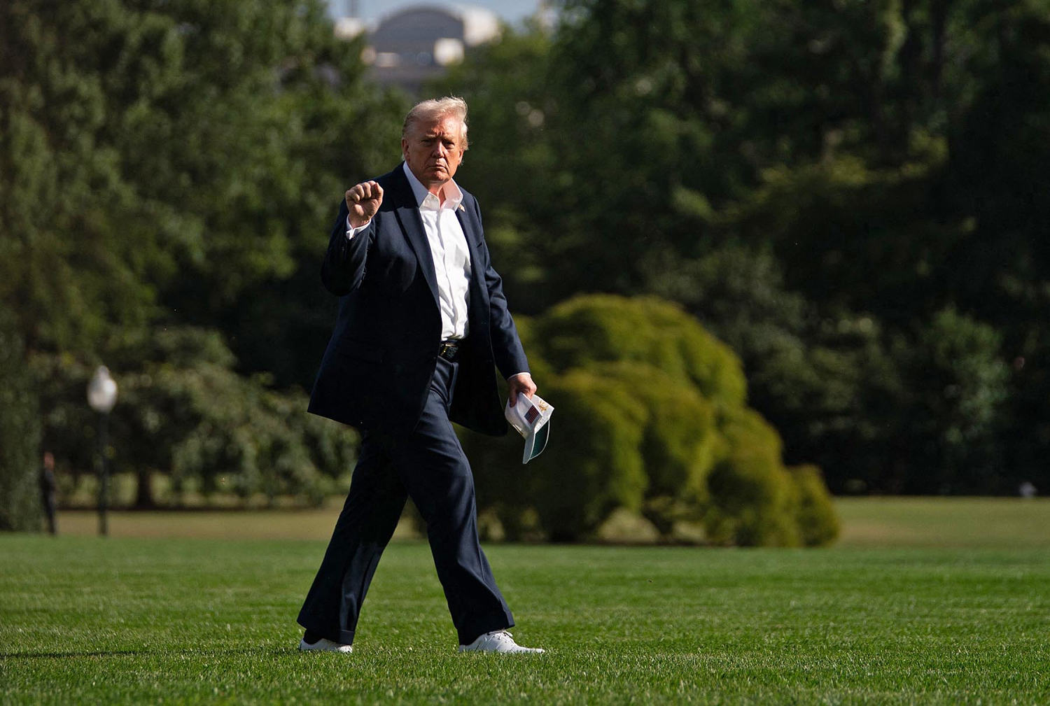 Trump directs defense secretary to deploy troops to Portland