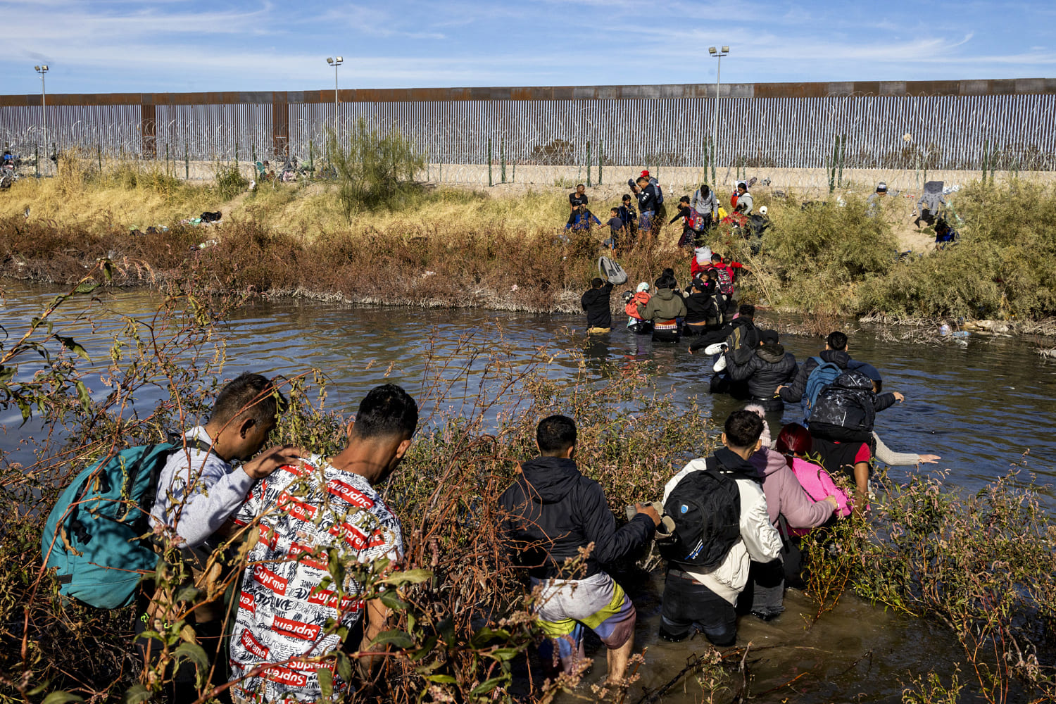 Supreme Court allows Trump to revoke protected immigration status for thousands of Venezuelans